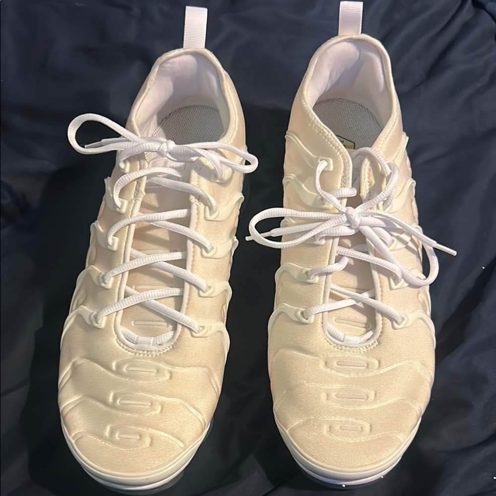 Nike Cream and white Air Vapormax